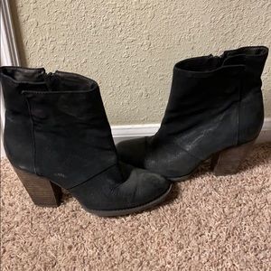 Aldo black heeled booties